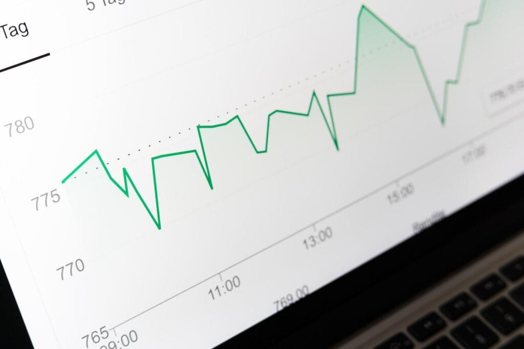 Stock Market Goes Down: How To Prepare and Not Panic (+ tips)
