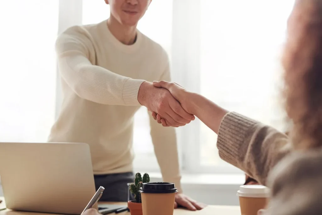 How Ask for a Job Professionally in 2025 (in 3 easy ways)
